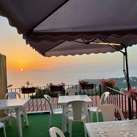 Le Ginestre Di Capri Bb & Holiday House Anacapri  Bagian luar foto