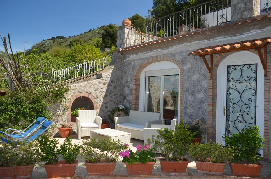 Le Ginestre Di Capri Bb & Holiday House Anacapri  Bagian luar foto