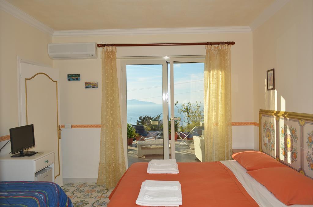 Le Ginestre Di Capri Bb & Holiday House Anacapri  Bagian luar foto