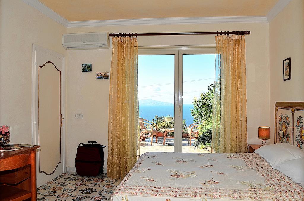 Le Ginestre Di Capri Bb & Holiday House Anacapri  Bagian luar foto