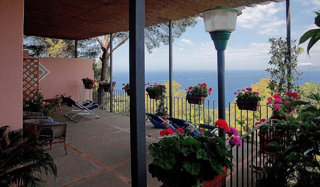 Le Ginestre Di Capri Bb & Holiday House Anacapri  Bagian luar foto