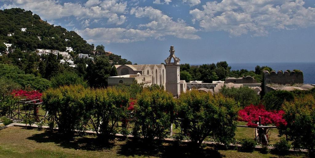 Le Ginestre Di Capri Bb & Holiday House Anacapri  Bagian luar foto