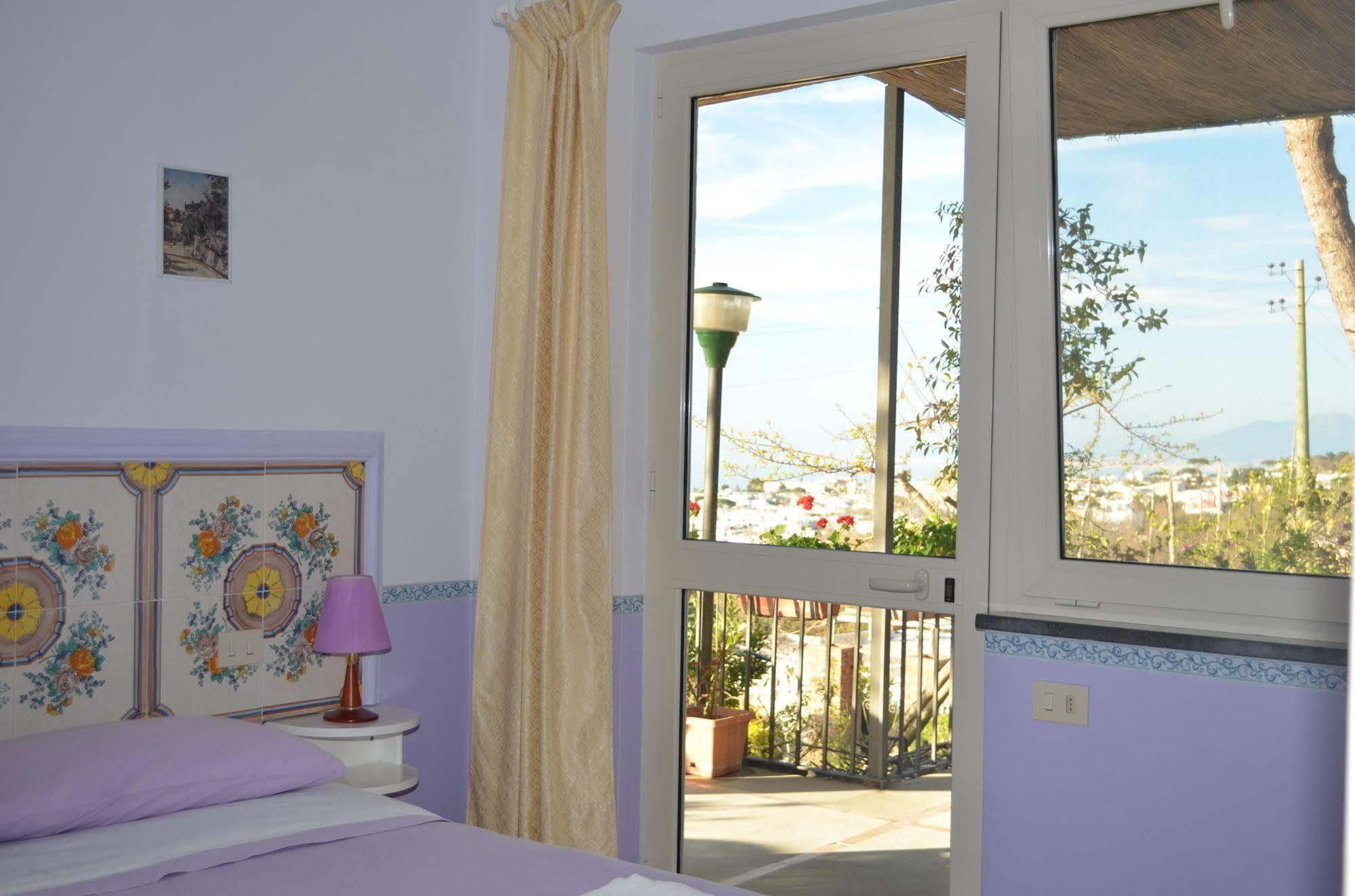 Le Ginestre Di Capri Bb & Holiday House Anacapri  Bagian luar foto