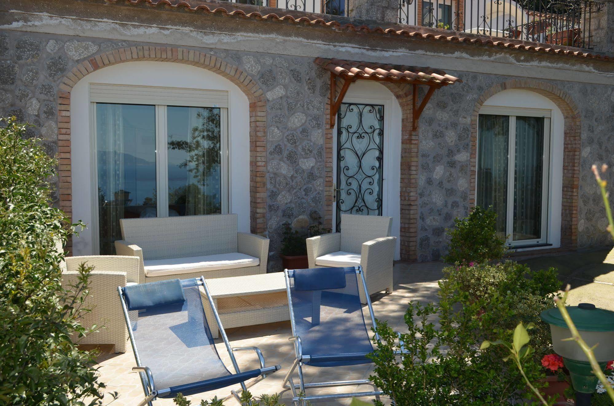 Le Ginestre Di Capri Bb & Holiday House Anacapri  Bagian luar foto