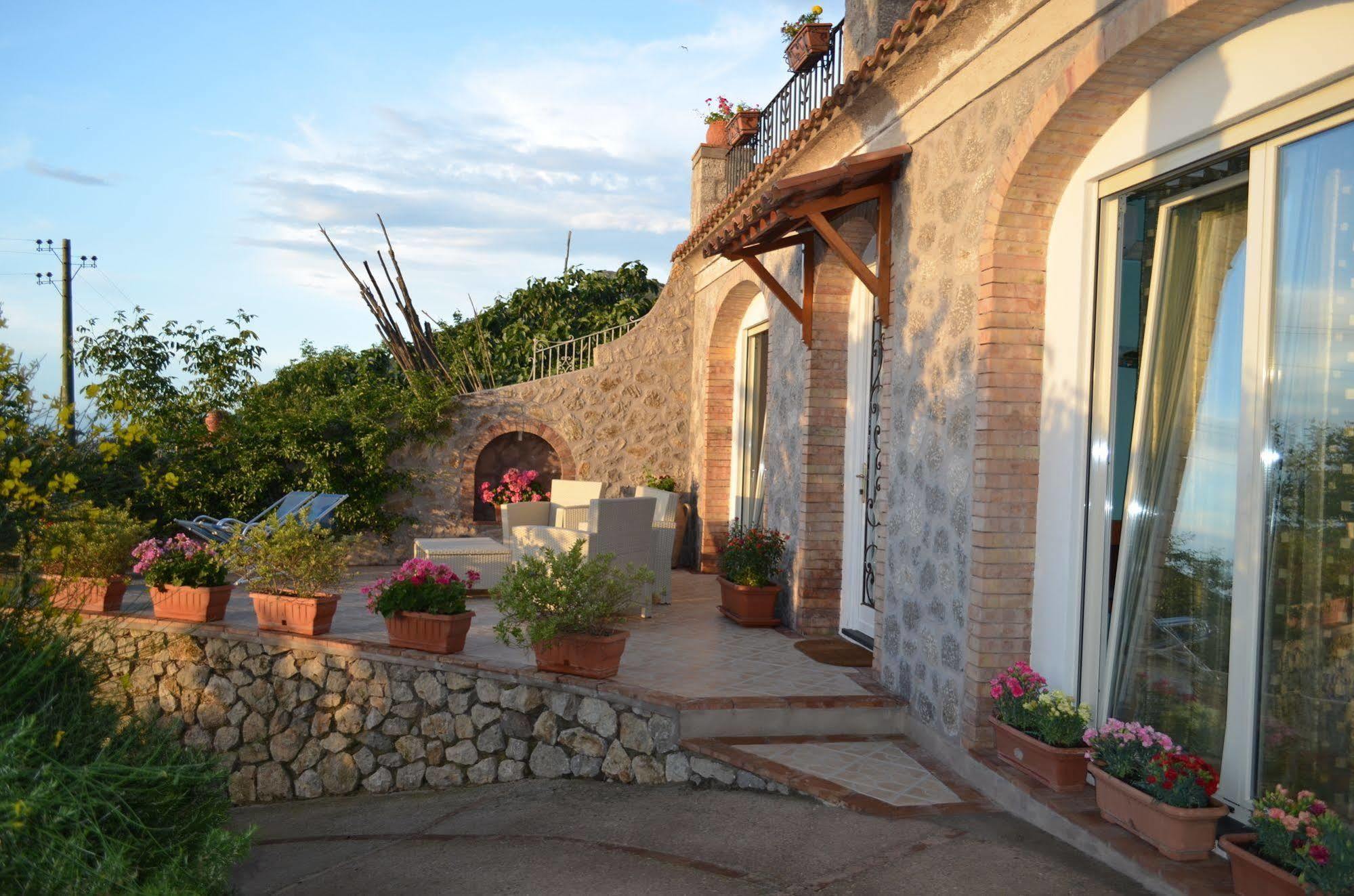 Le Ginestre Di Capri Bb & Holiday House Anacapri  Bagian luar foto